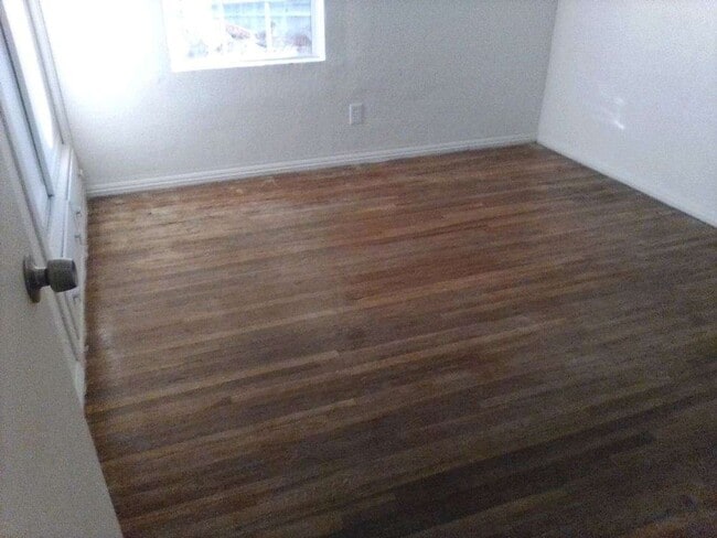 Building Photo - FOR LEASE | 2 Bd 1 Ba Home | Taft