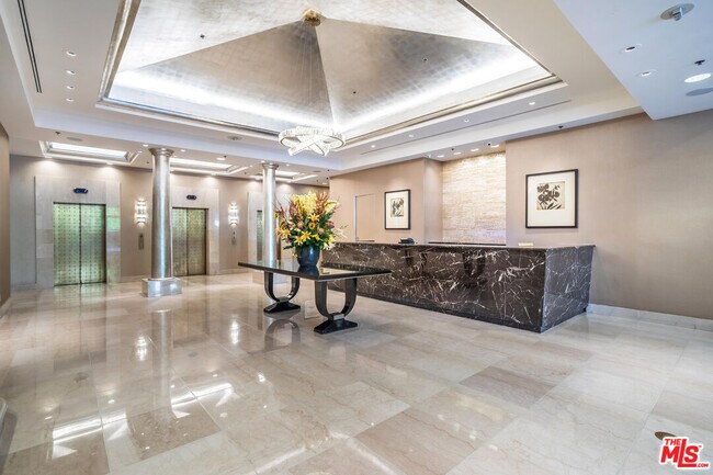 Building Photo - 10724 Wilshire Blvd