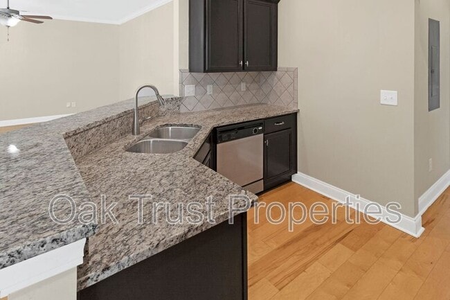 Building Photo - 5185 Celtic Dr