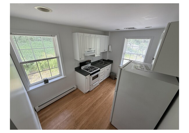 Building Photo - 55 Cedar St