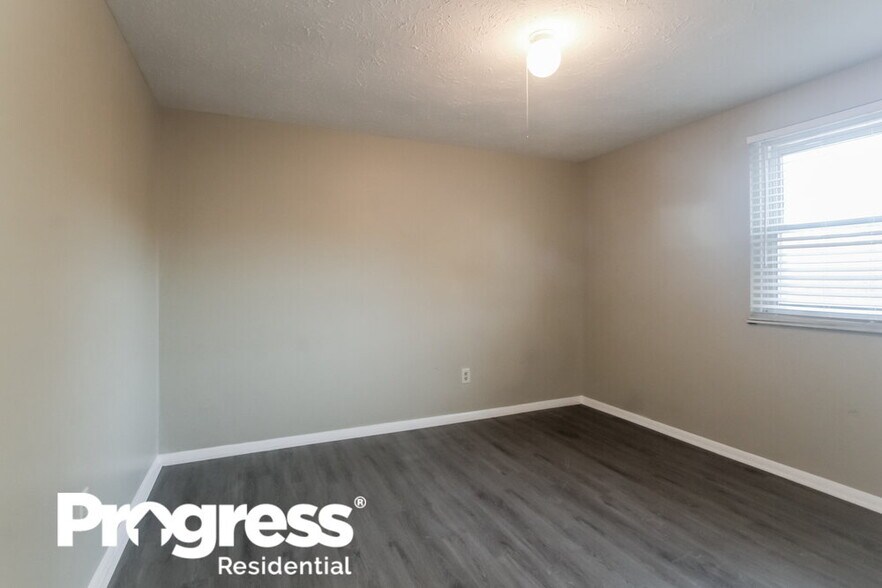 Building Photo - 8931 Squire Ct