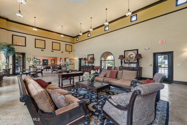 Building Photo - 739 Monterey Dr