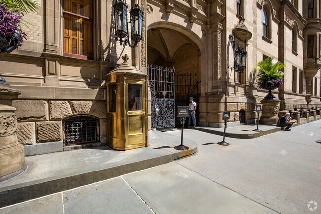 1 W 72nd St New York, NY 10023-3486 - The Dakota