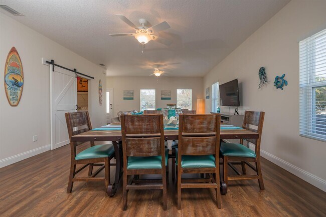 Building Photo - 6832 Middleton Ave