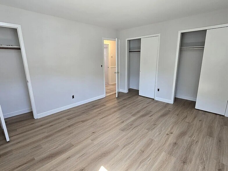 Building Photo - 84 Rollstone Ave