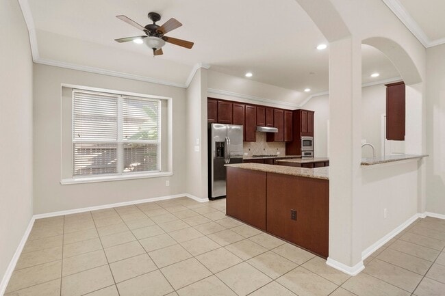 Building Photo - 314 Trillium Dr