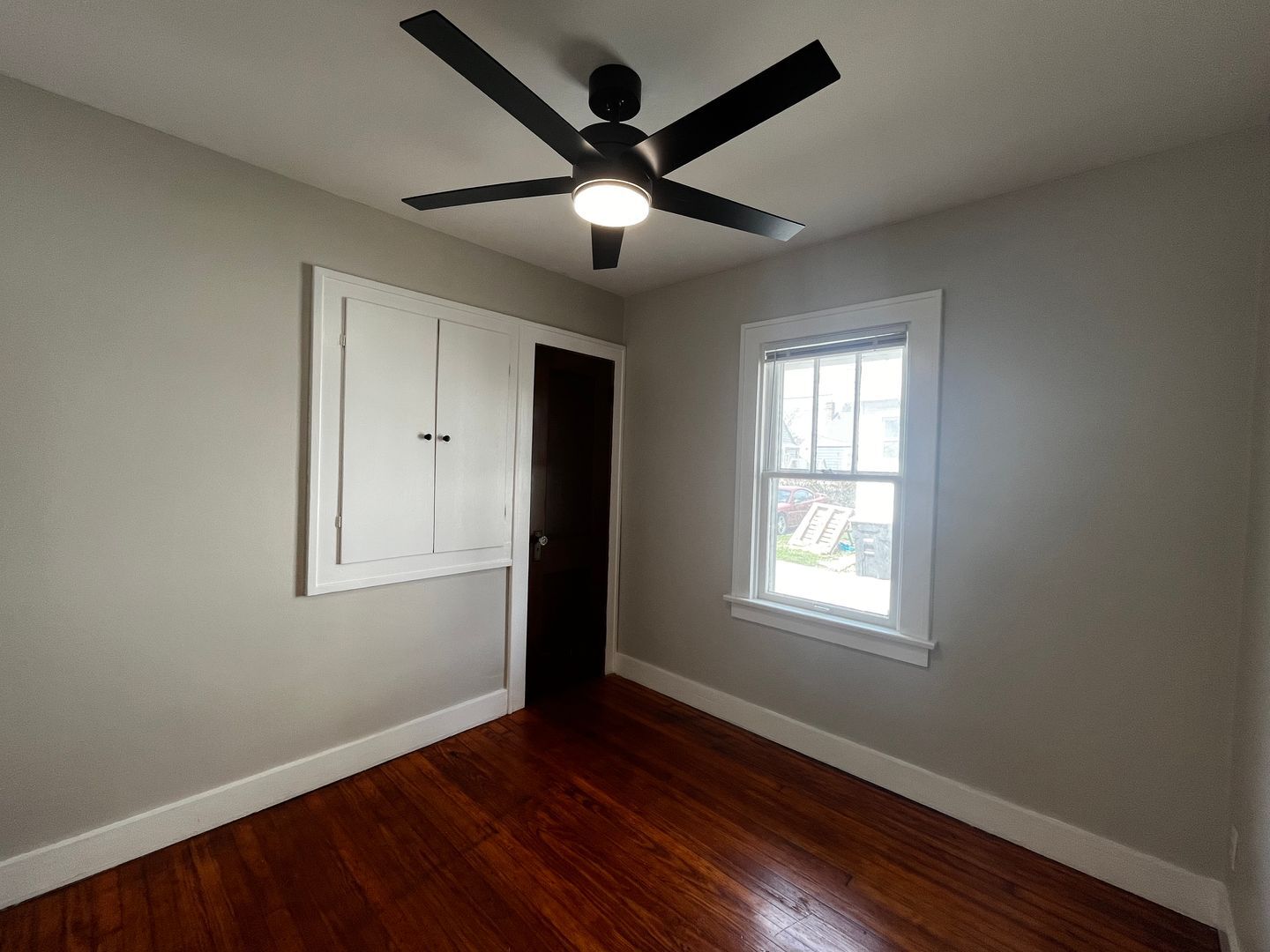 Building Photo - 1643 Hinton Dr