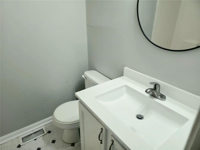 Building Photo - 1221 Oak Forest Ct SW
