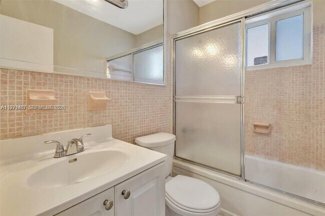 Building Photo - 898 NW 45th Ave