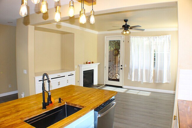 Building Photo - Stunning Temecula Home with Full Solar and...