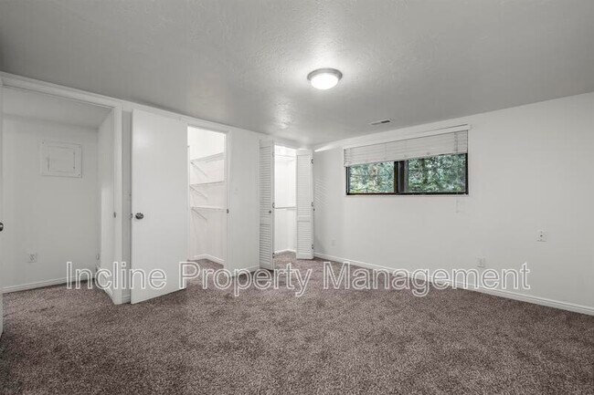 Building Photo - 2102 E 11270 S