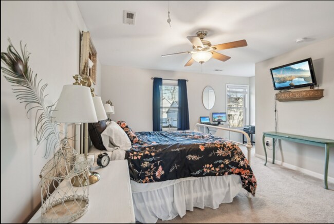 Building Photo - 4922 Lerch Dr