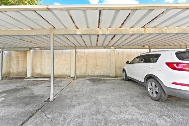 Building Photo - 6633 W Airport Blvd