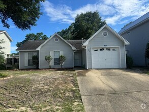 Building Photo - 102 Ridge Ln