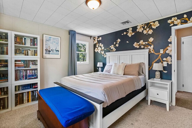 Building Photo - 1345 Long Creek Dr