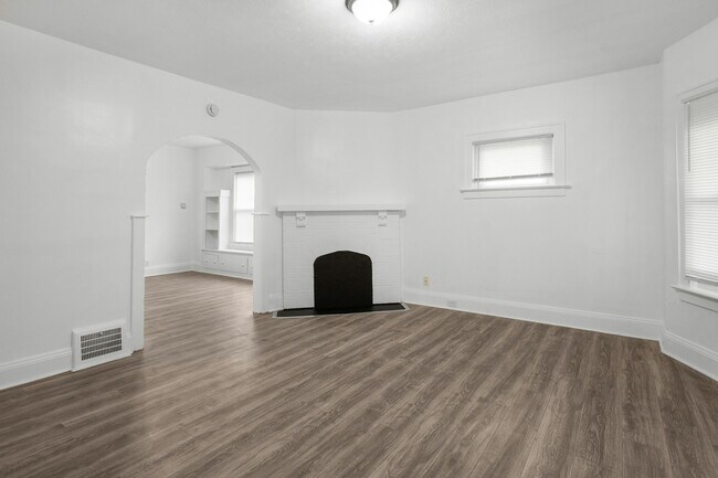 Building Photo - 13500 3rd Ave