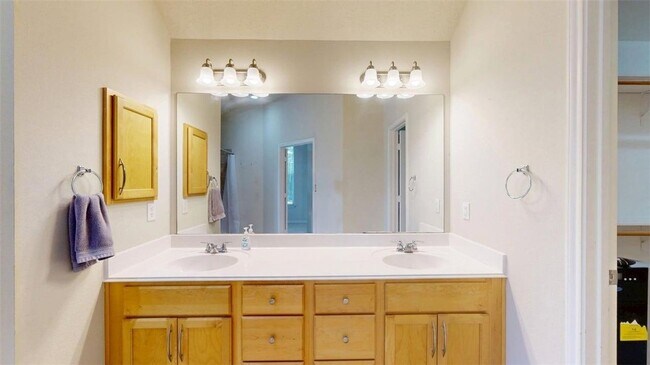Building Photo - 4307 Spring Hill Drive