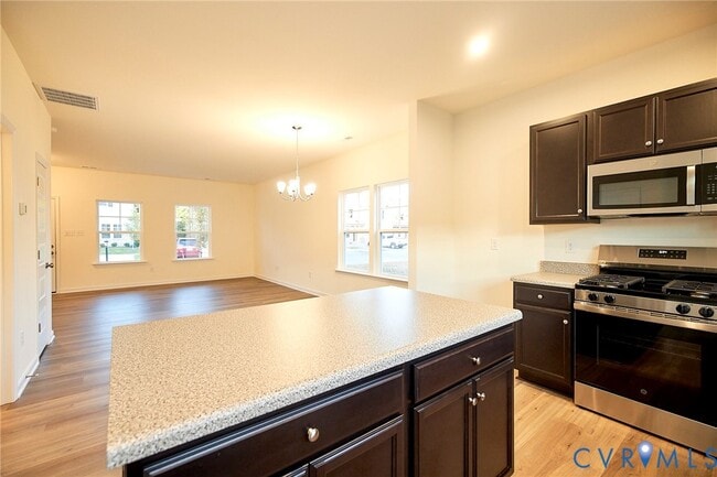 Building Photo - 240 Greenpark Rd