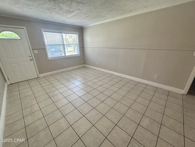 Building Photo - 16238 E Lullwater Dr