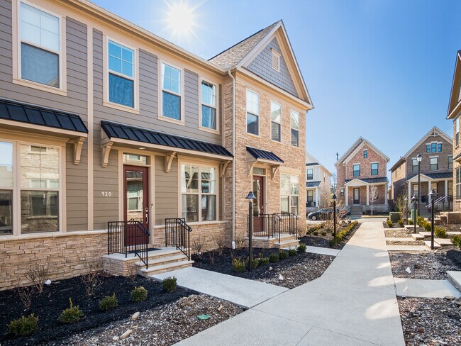 Building Photo - 928 Pullman Pl