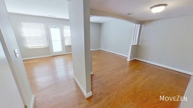 Building Photo - 3003 Overton Dr