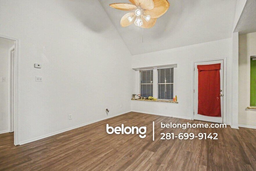 Building Photo - 431 N Hampton Ct
