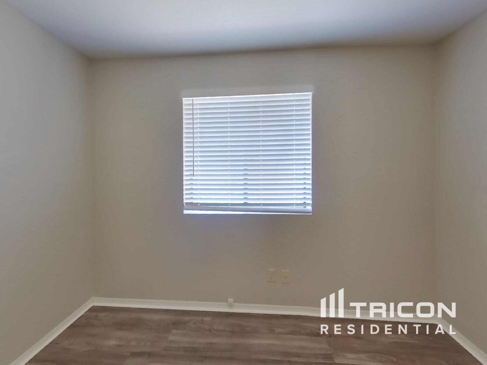 Building Photo - 6309 E Ivyglen St