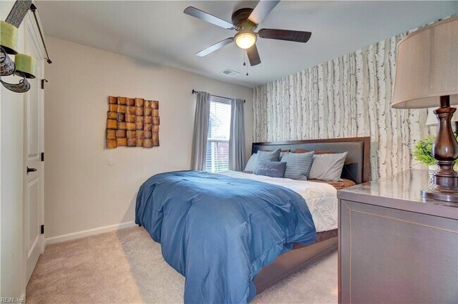 Building Photo - 800 Corcormant Ln