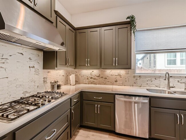 Building Photo - 19404 Fernando Trl