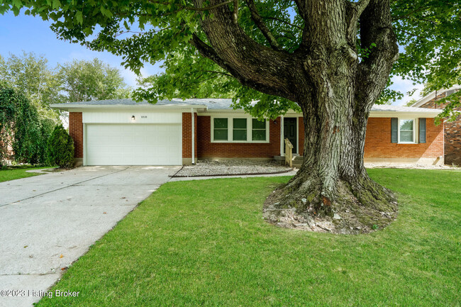 Primary Photo - 9909 Lakewood Dr