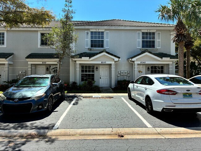 Building Photo - Peaceful Paradise in Fort Myers – Move-In Ready