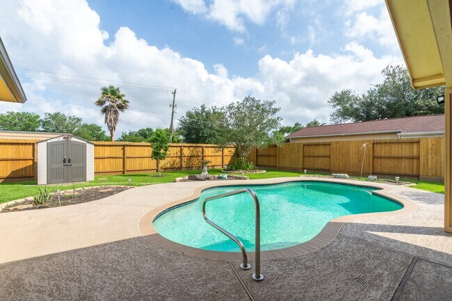 Building Photo - 2905 Hamm Rd