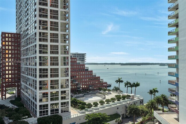 Building Photo - 1581 Brickell Ave