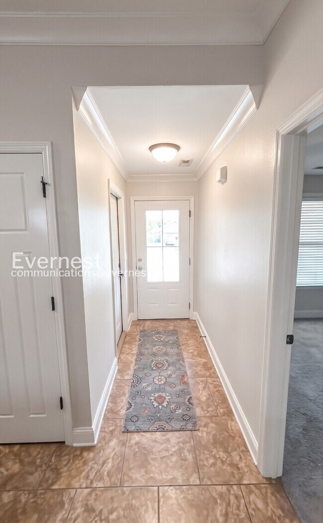 Building Photo - 2-Bed/2-Bath Town Home/Pet Friendly/Available Now!