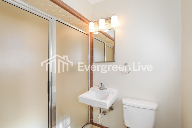 Building Photo - 820 Ridge Ln Dr