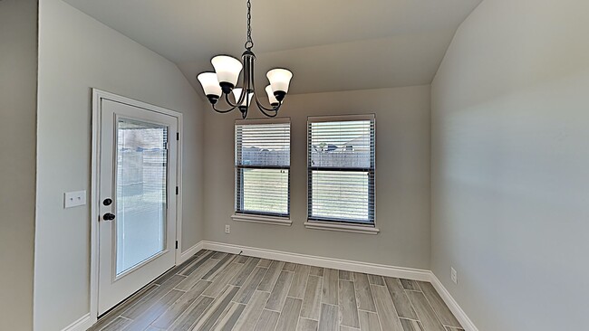 Building Photo - Very Nice 4 Bedroom 2 Bath Home in Mustang...