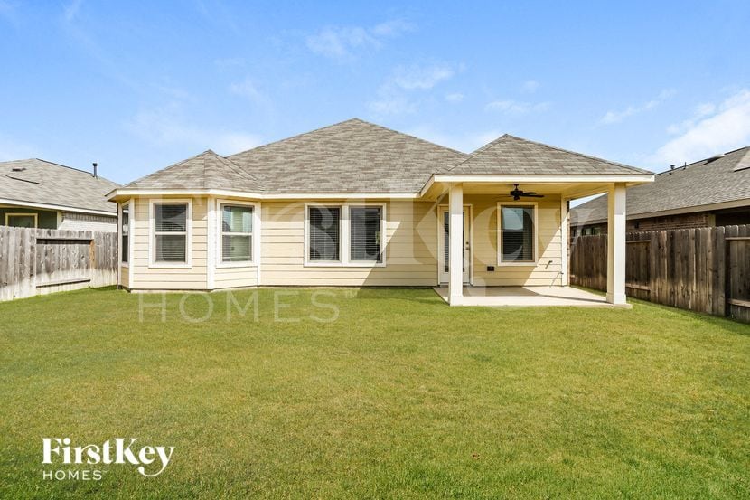 Building Photo - 334 Jewett Meadow Dr