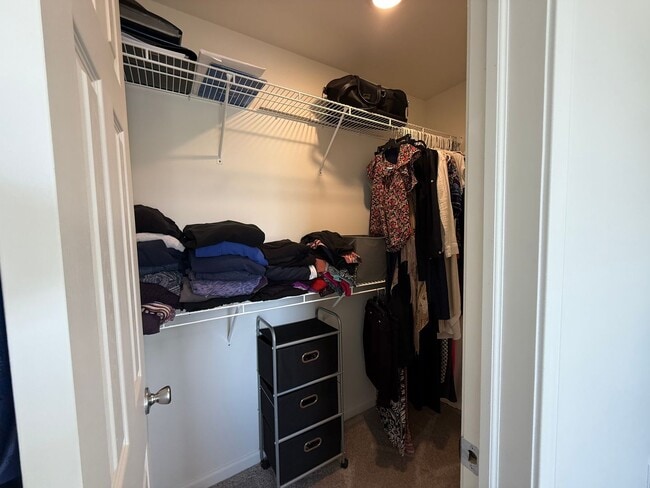 Building Photo - Spacious & Fully Furnished 5-Bedroom Colon...