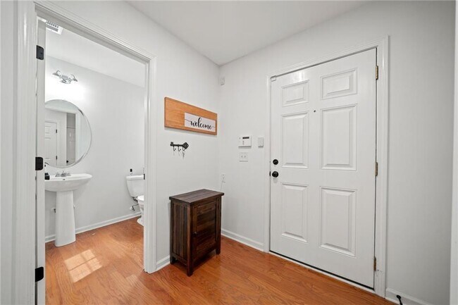 Building Photo - 151 Nacoochee Way