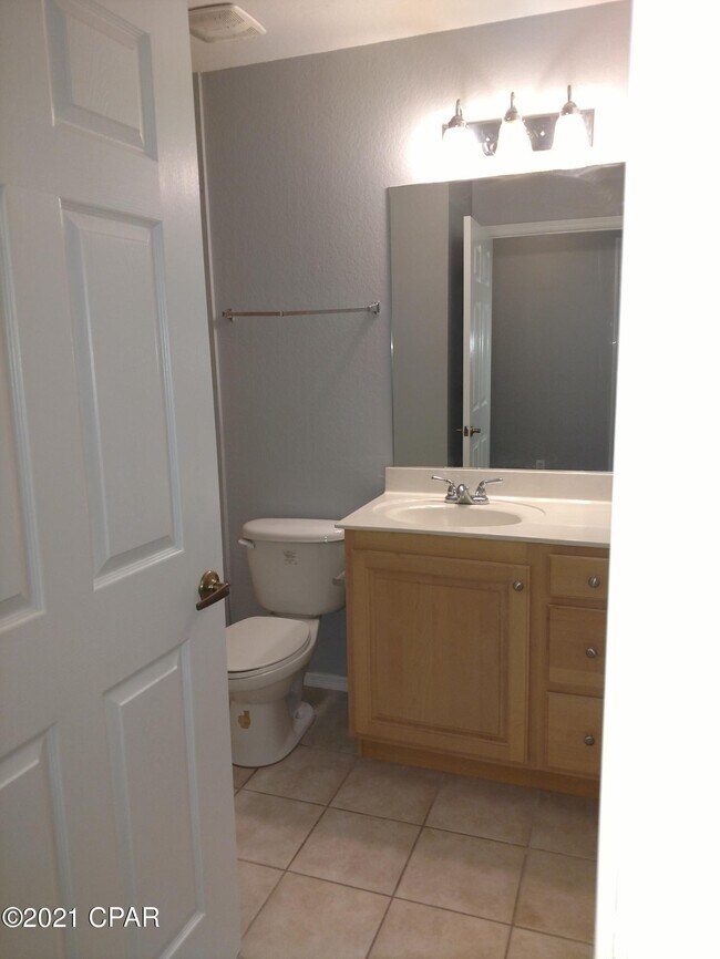 Building Photo - 1605 Cape Cod Dr