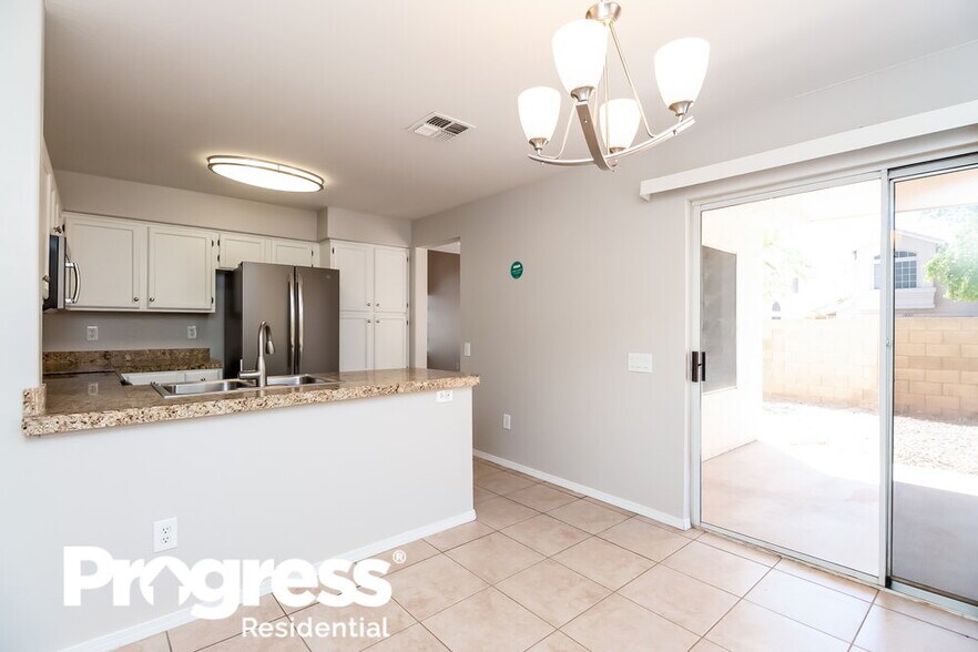 Building Photo - 1130 N Leoma Ln