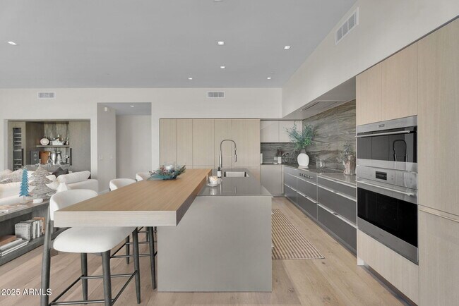 Building Photo - 6321 E Phoenician Blvd