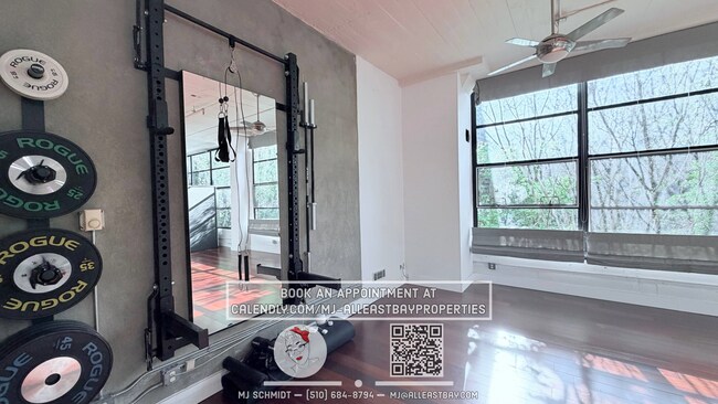 Building Photo - Sunny loft with in unit gym, heated floors in bathroom, contemporary kitchen, and includes water/...