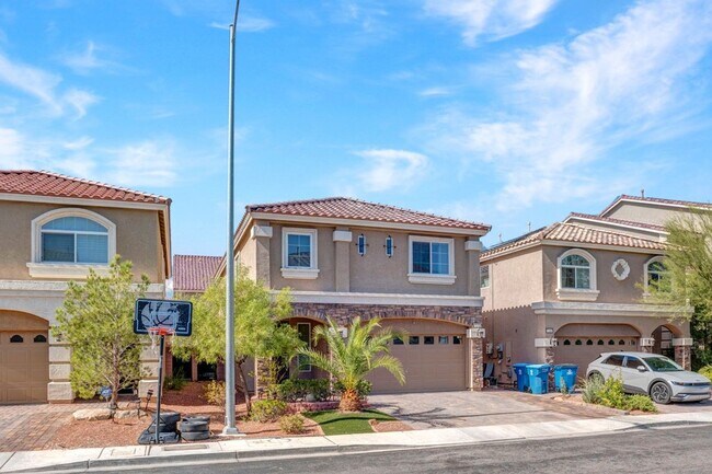 Building Photo - Beautiful 4 Bed 2.5 Bath Home Jones and Wa...