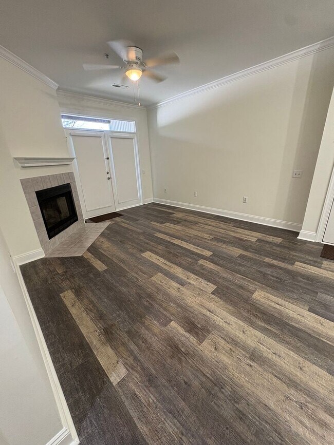 Building Photo - 2702 Waters Edge Dr