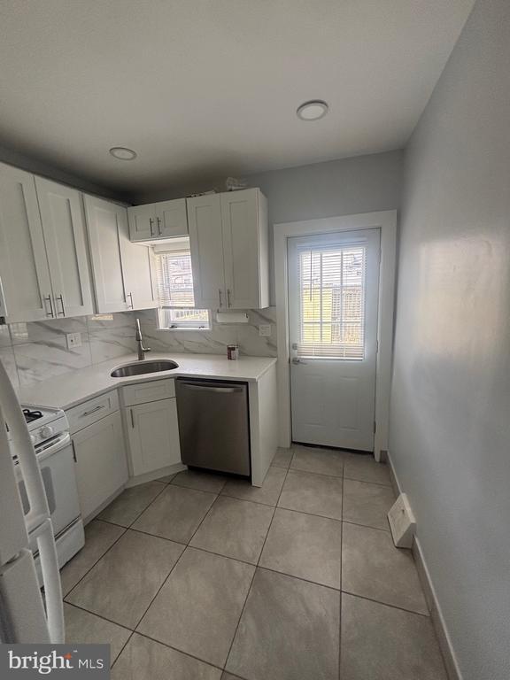 Building Photo - 3172 Chatham St