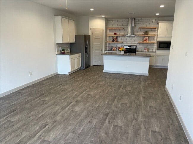 Building Photo - 12810 Harlesden Ln