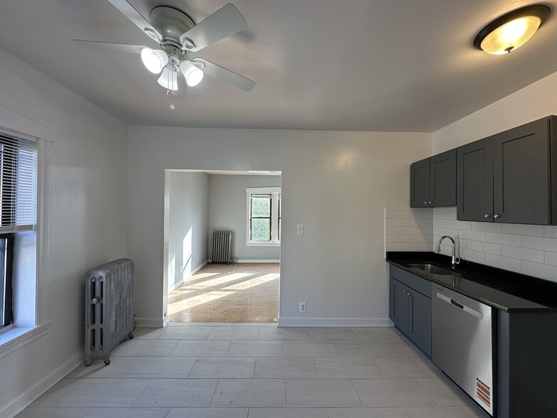 Building Photo - 1319.5 W Estes Ave