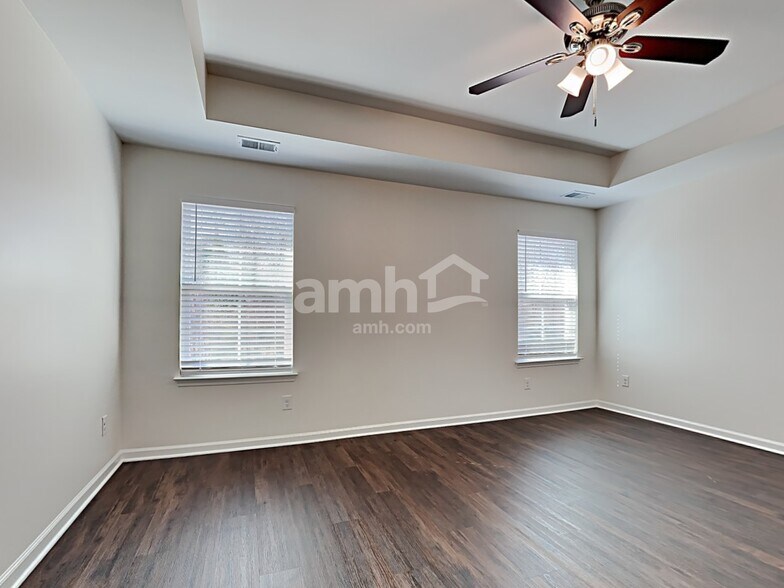 Building Photo - 1360 Hermitage Ln