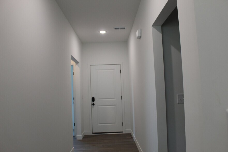 Building Photo - 27309 E Acacia Dr